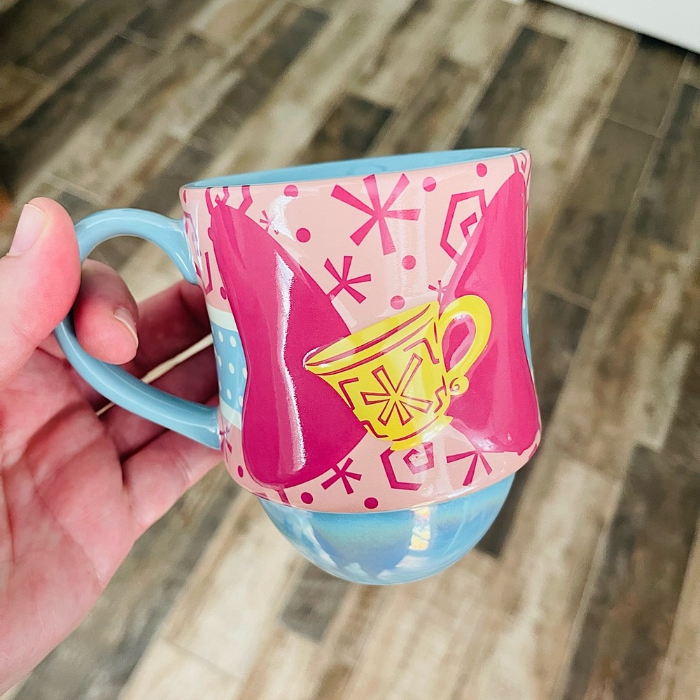 Minnie Mouse main attraction mug